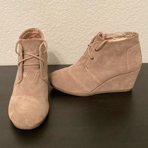 TOMS Tan Desert Wedge Suede Bootie